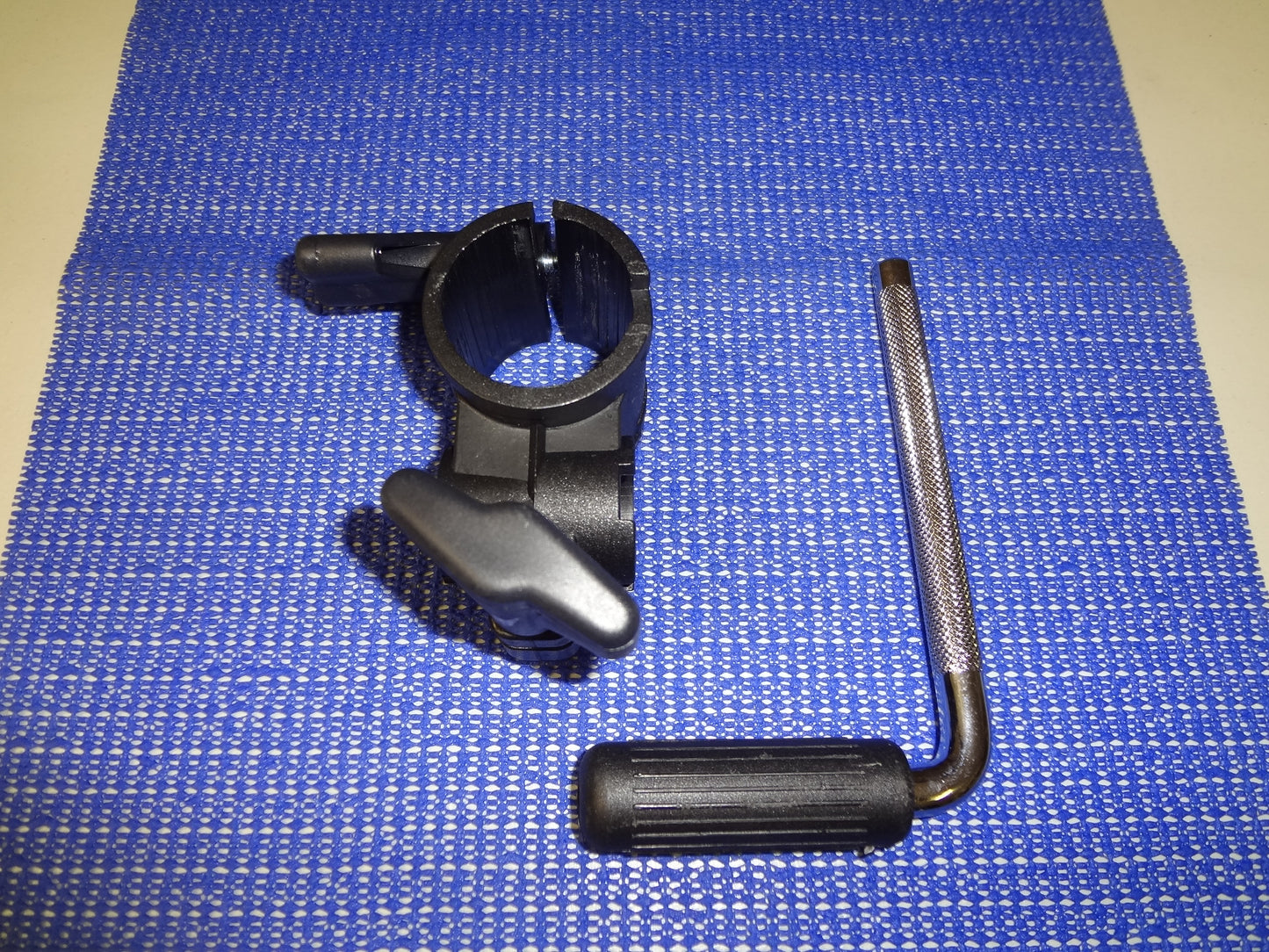 NYLON DRUM RACK MOUNTING CLAMP WITH L/ROD SUITS 1.5'' PIPE