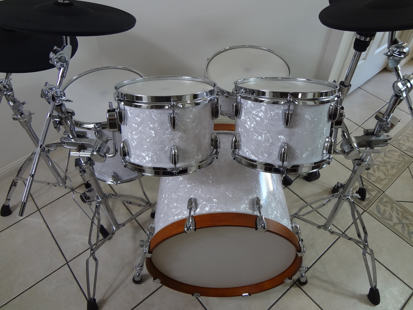 5 PIECE CUSTOM BUILT ELECTRONIC DRUM KIT (ELECTRONIC CYMBALS AND HARDWARE INCLUDED)