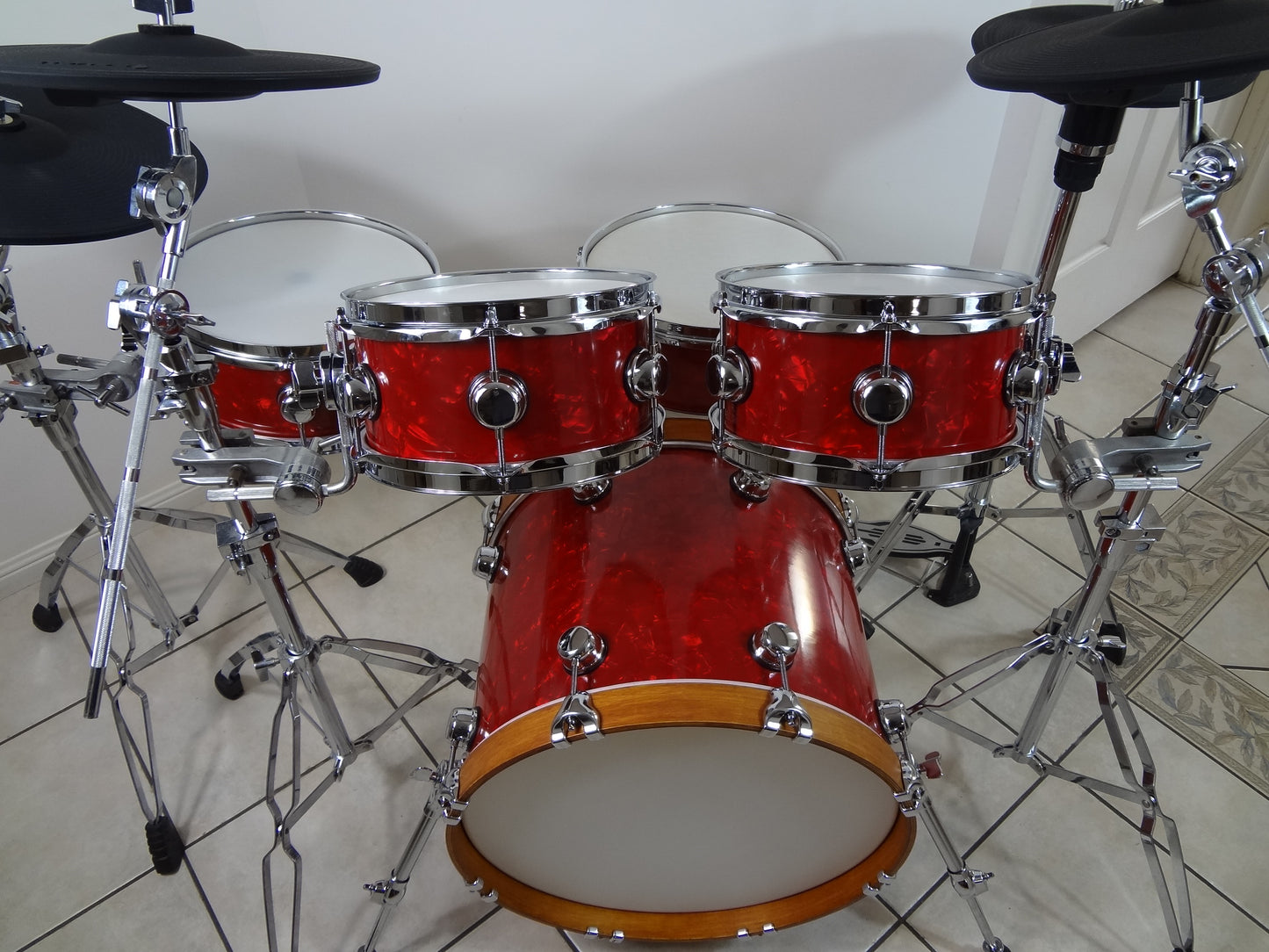5 PIECE CUSTOM BUILT ELECTRONIC DRUM KIT (ELECTRONIC CYMBALS AND HARDWARE INCLUDED)