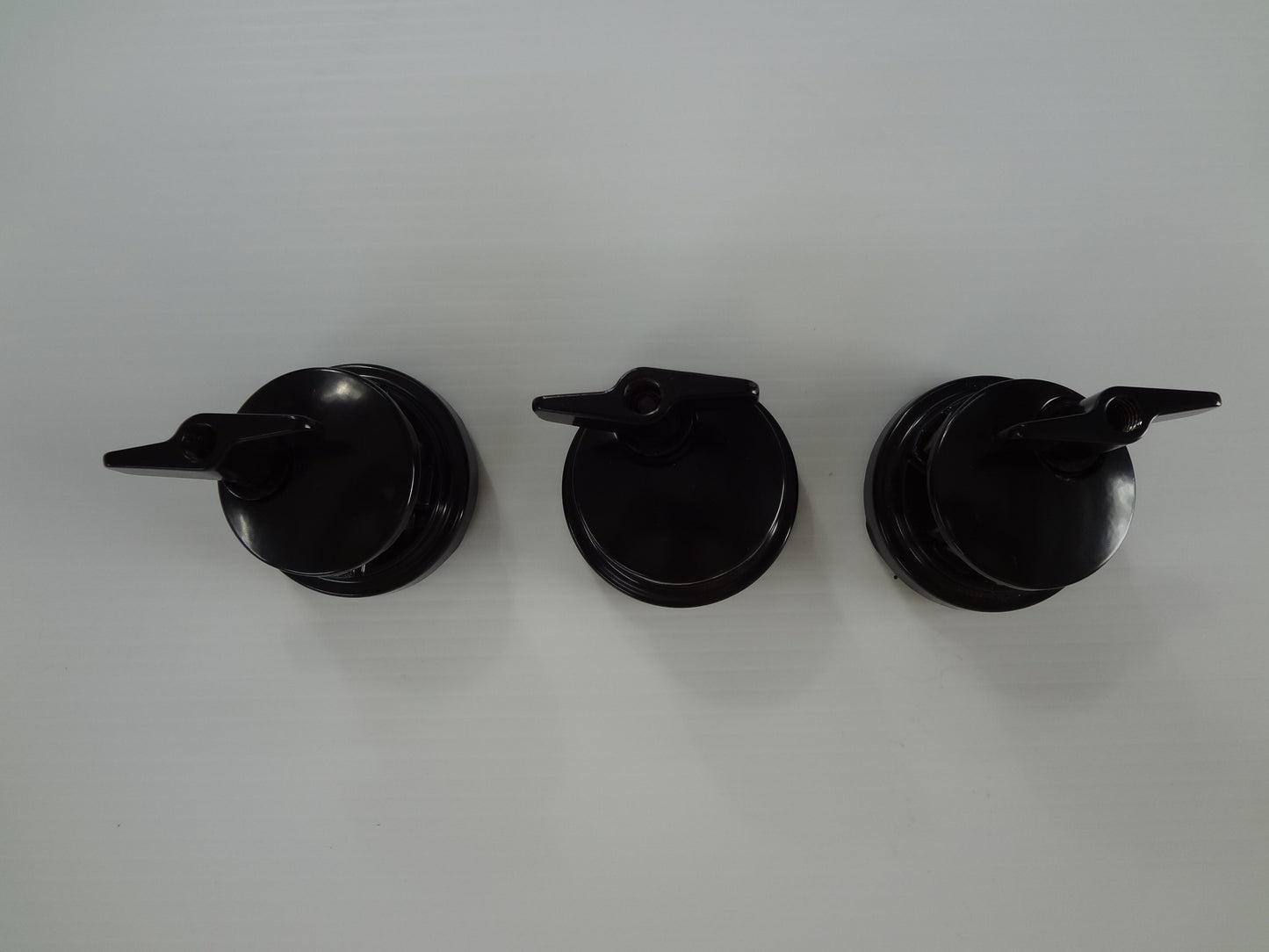 SET SATIN BLACK TOM MOUNTS (3)