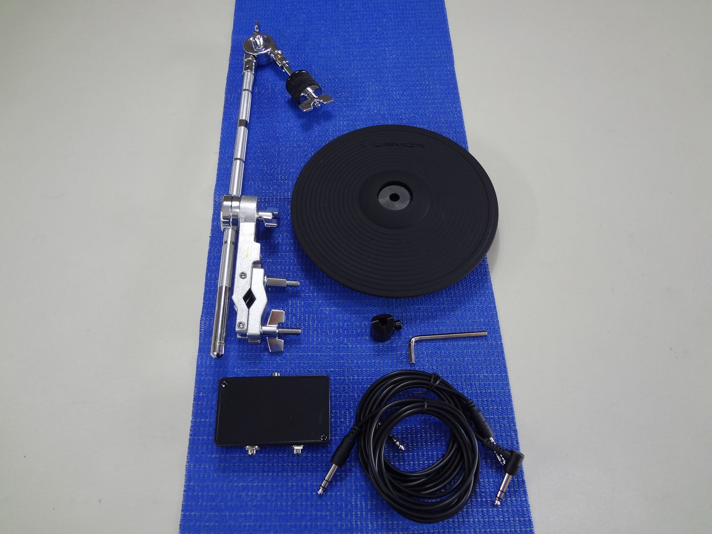 9'' ELECTRONIC SPLASH CYMBAL ADD ON PACK STANDARD-ROLAND SPLITTER.