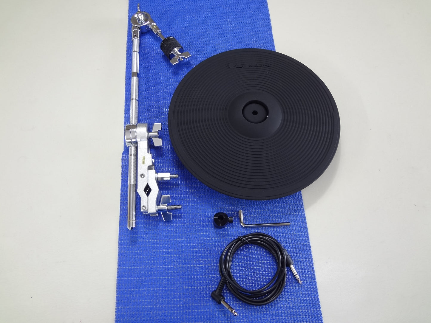 11'' ELECTRONIC SPLASH OR CRASH CYMBAL ADD ON PACK STANDARD.