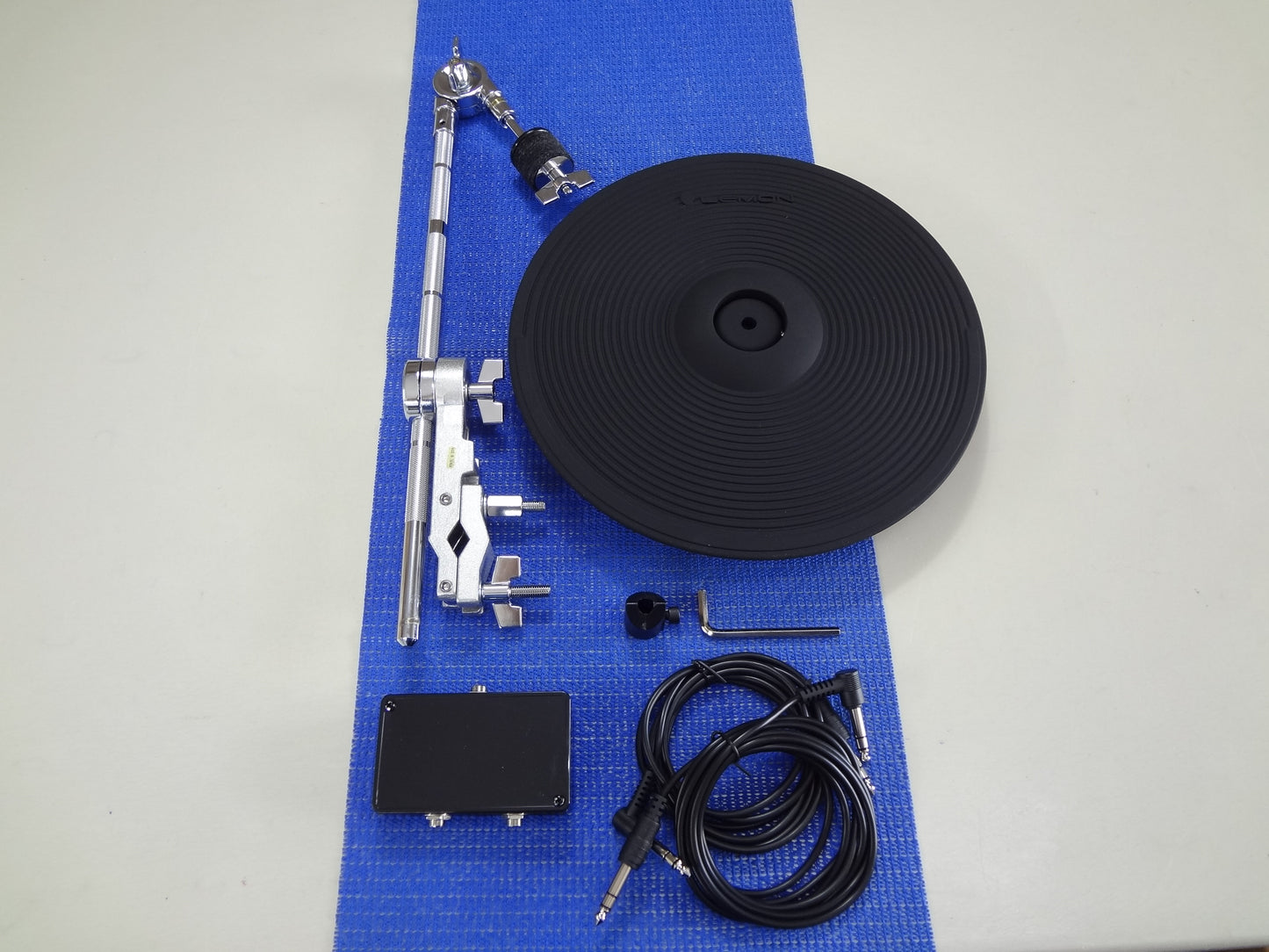 11'' ELECTRONIC SPLASH/CRASH CYMBAL ADD ON PACK STANDARD-ROLAND SPLITTER.