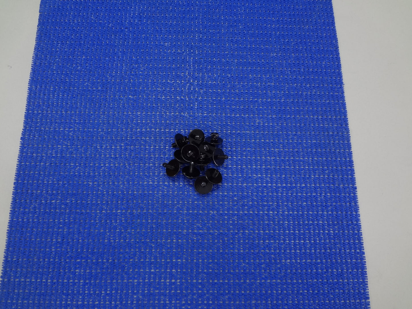 LUG MOUNTING SCREWS (12) 4mm x 10mm BLACK.