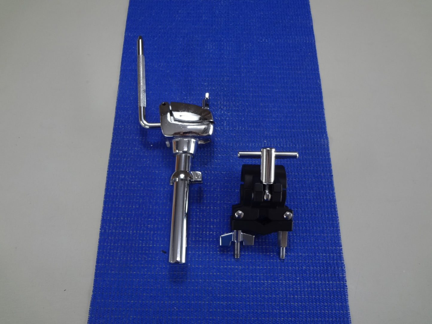 METAL RACK CLAMP WITH TOM ARM.