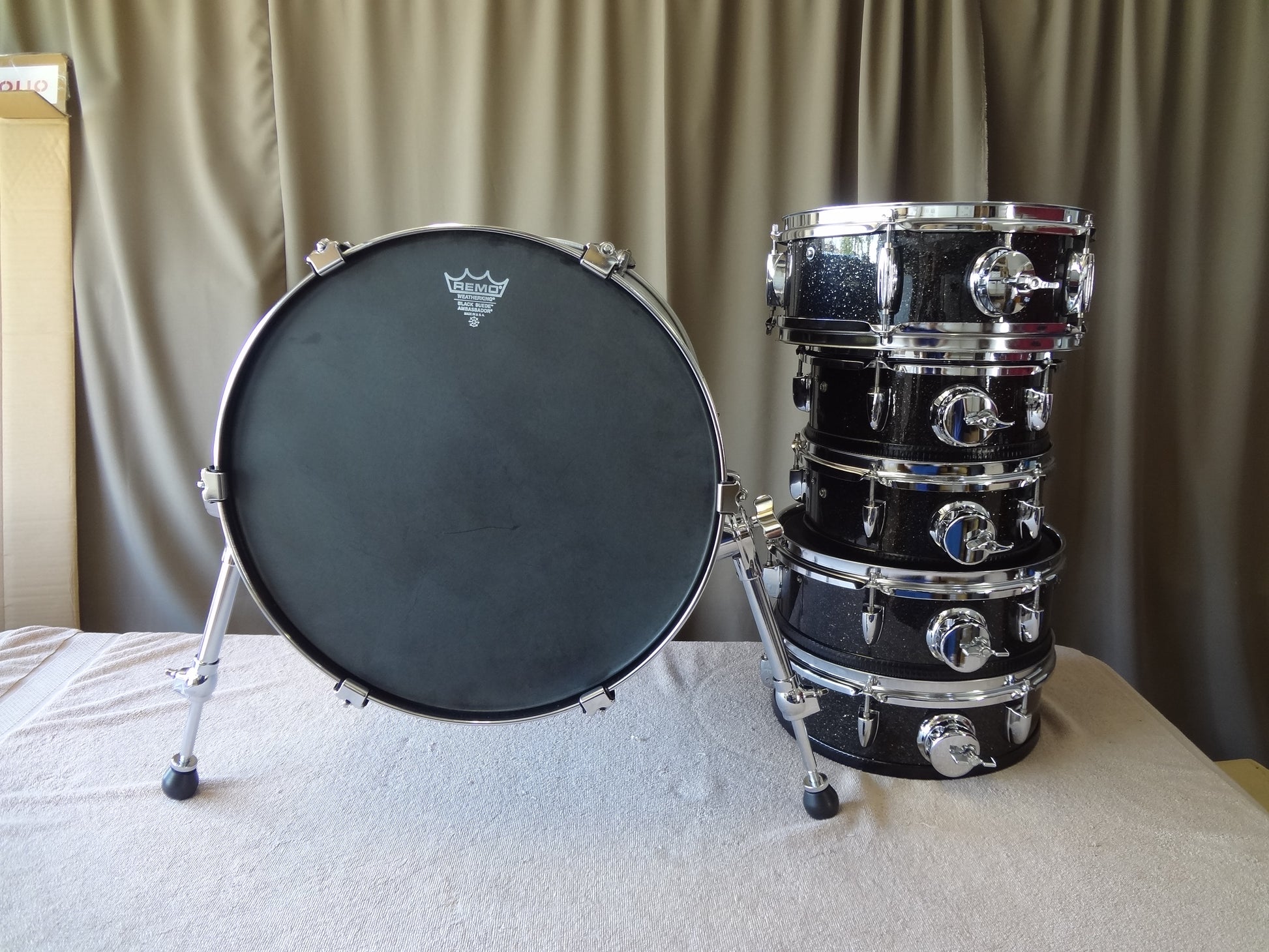 Electronic drums 6piece mesh heads Black Glass Glitter