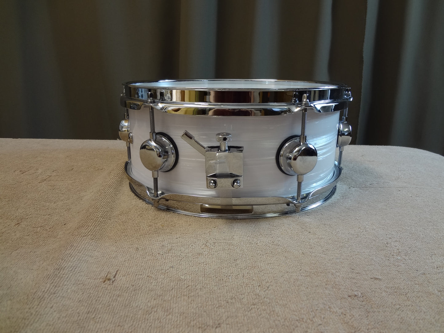 New 12 Inch Hybrid Electronic/Acoustic Snare Drum - White Oyster